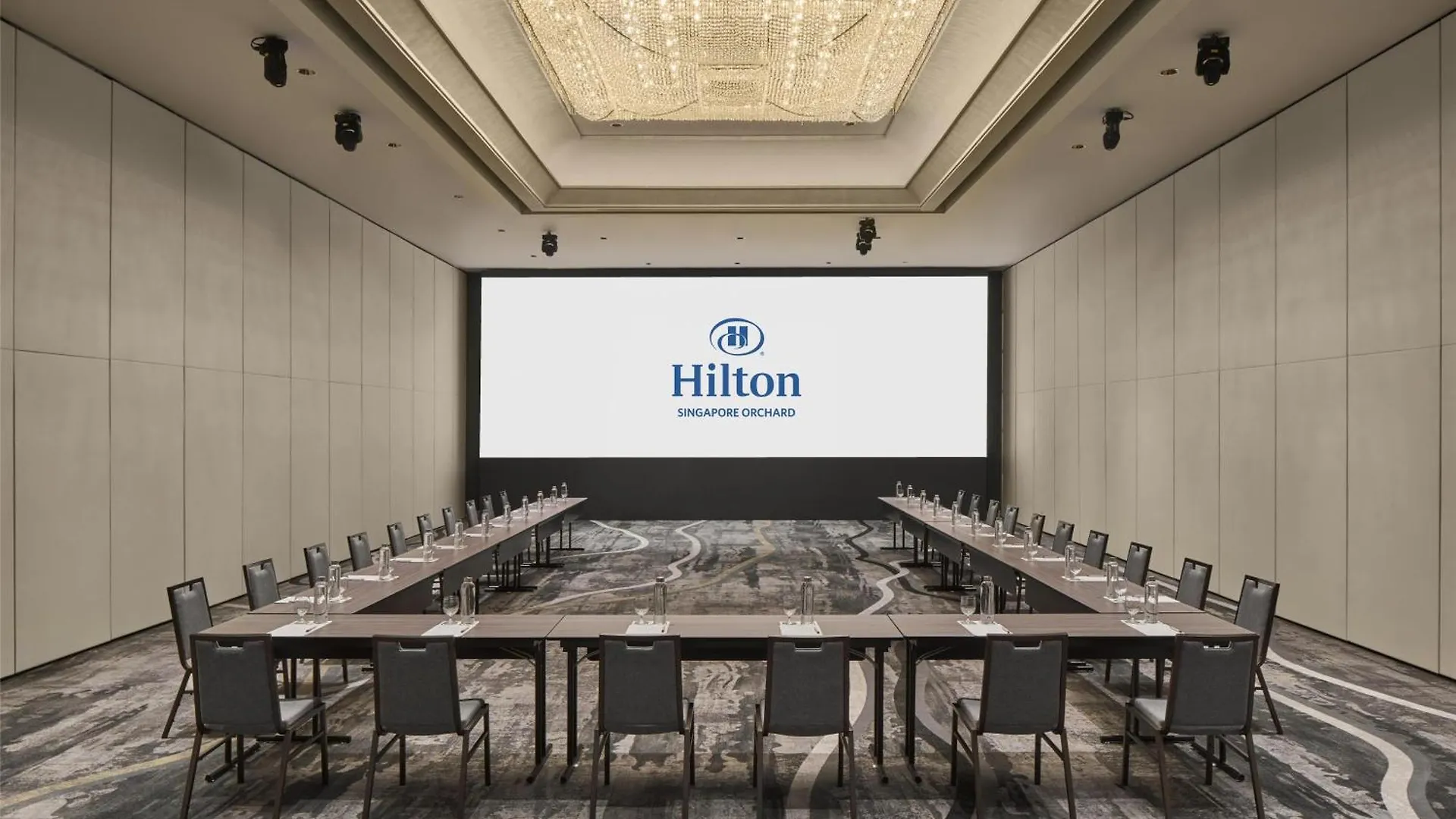 Hilton Singapore Orchard 5*,